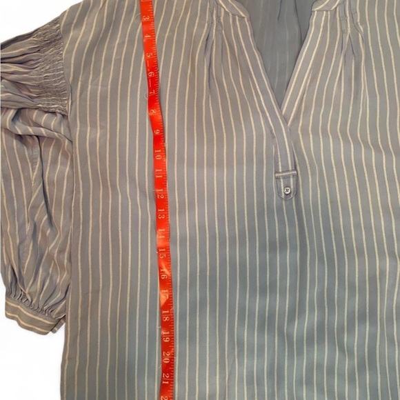 Joie Azabeth Size small Long Sleeve Silky Weave top/blouse classic preppy - Picture 7 of 11